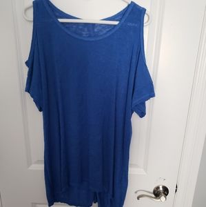 Cold shoulder short sleeve tee